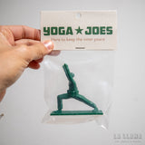 Soldaditos haciendo yoga "Yoga Joes"