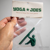 Soldaditos haciendo yoga "Yoga Joes"