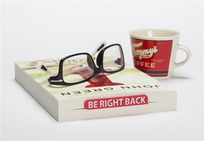 Punto de libro "Be right back"
