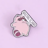 Pin de mapache "adulting is hard"