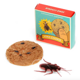 Broma galleta con cucaracha