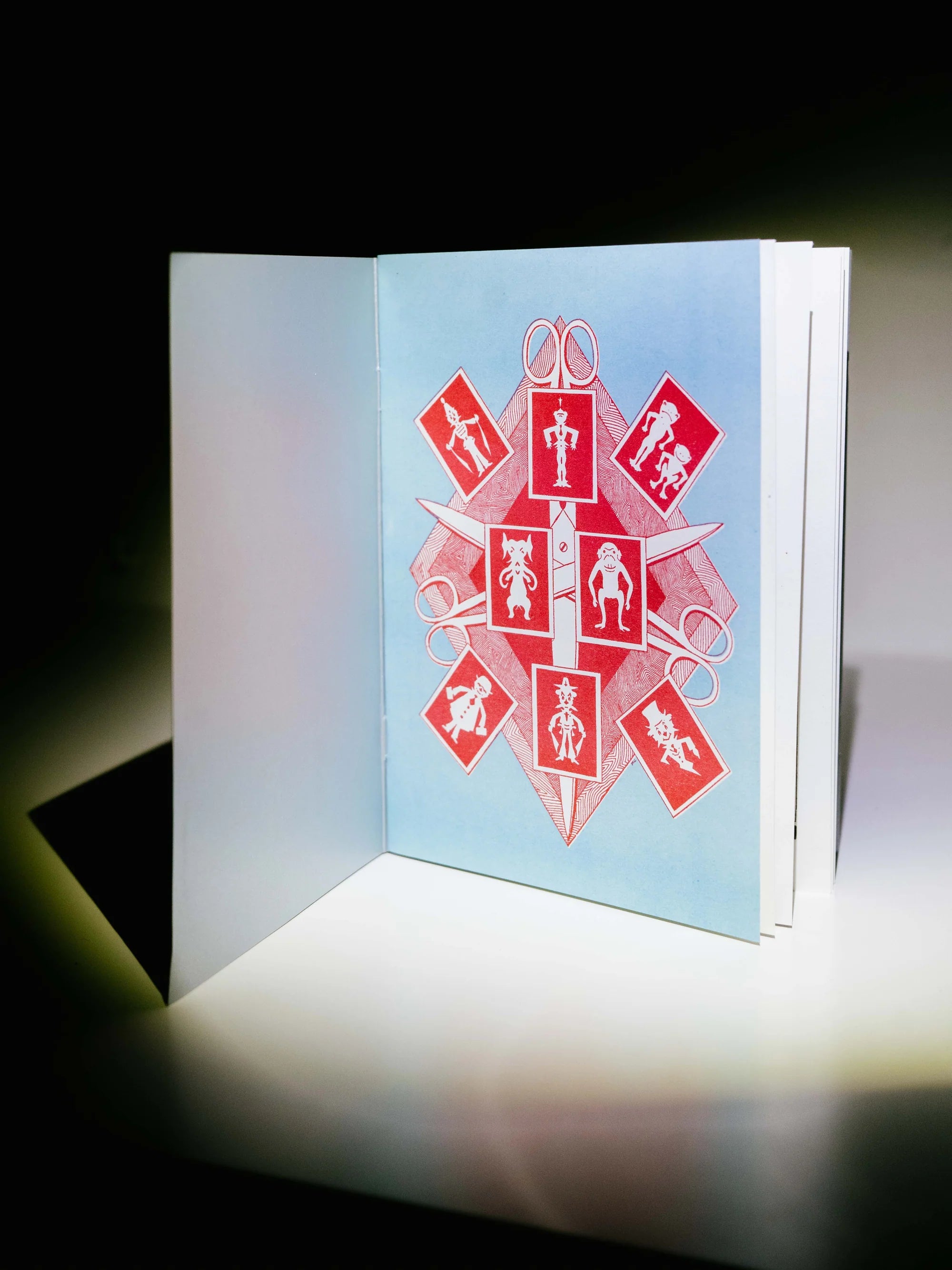 JUMBO PRESS | The scissors book
