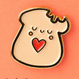 Tarjeta + pin "I love you even when you leave toast crumbs in bed"