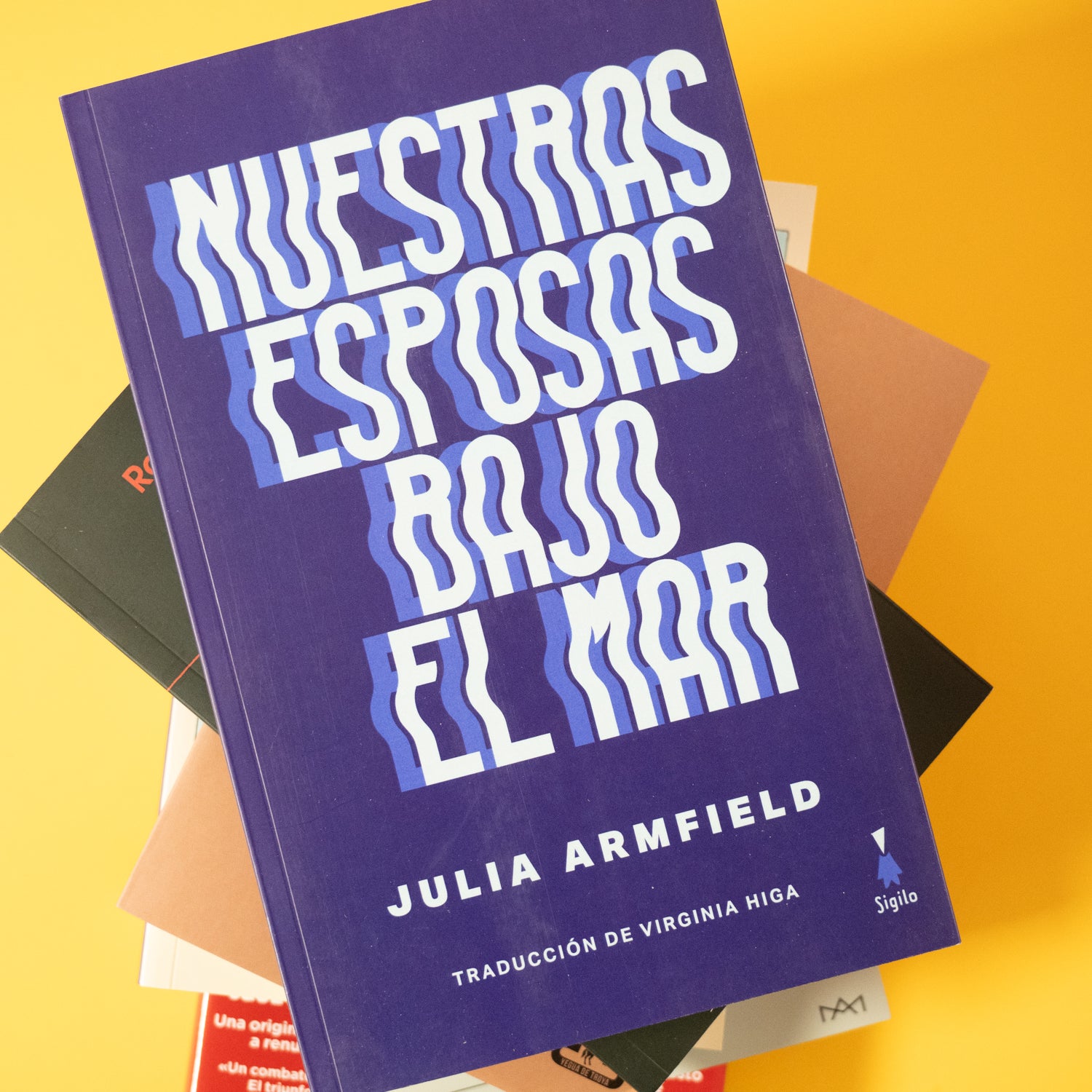 JULIA ARMFIELD | Nuestras esposas bajo el mar