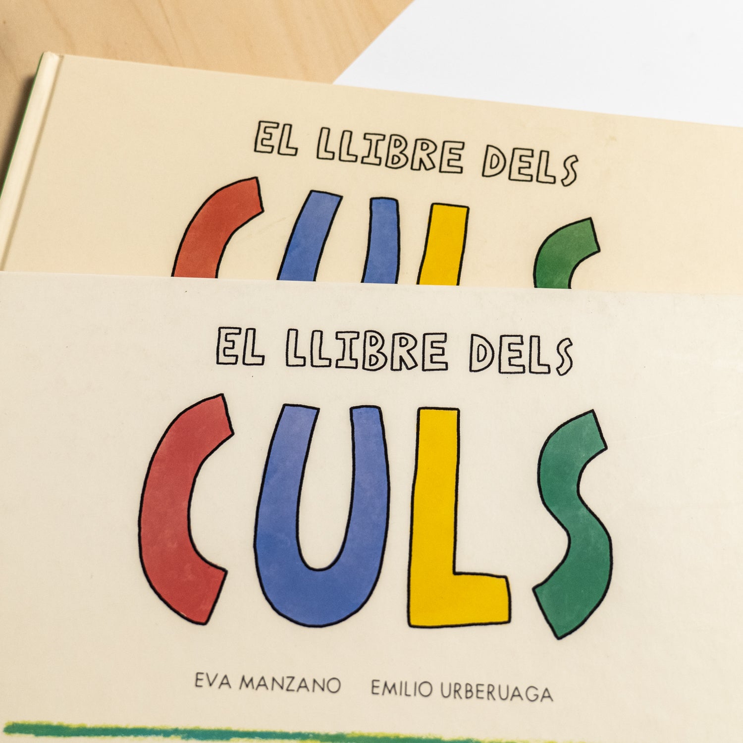 EVA MANZANO & EMILIO URBERUAGA | El llibre dels culs