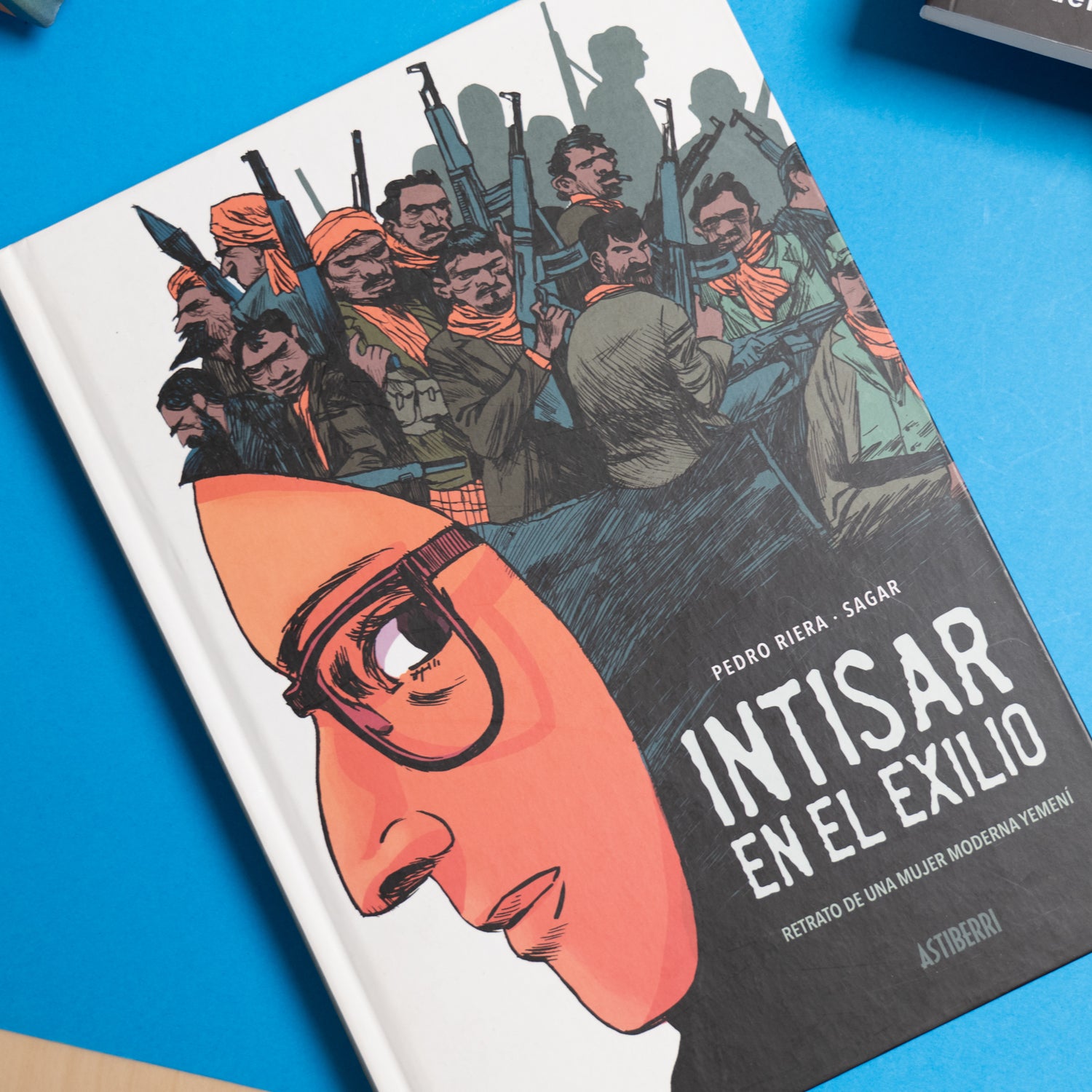 PEDRO RIERA & SAGAR | Intisar en el exilio: Retrato de una mujer moderna yemení