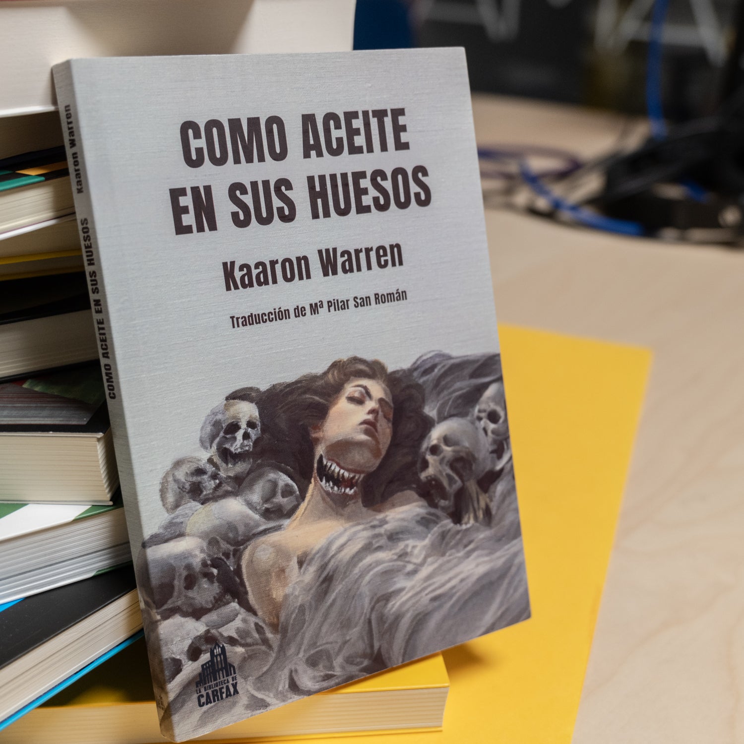 KAARON WARREN | Como aceite en sus huesos