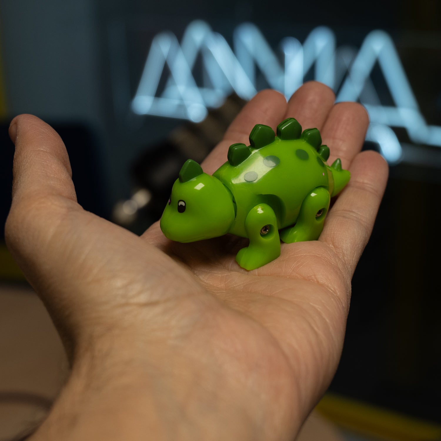 Mini dinosaurio a cuerda