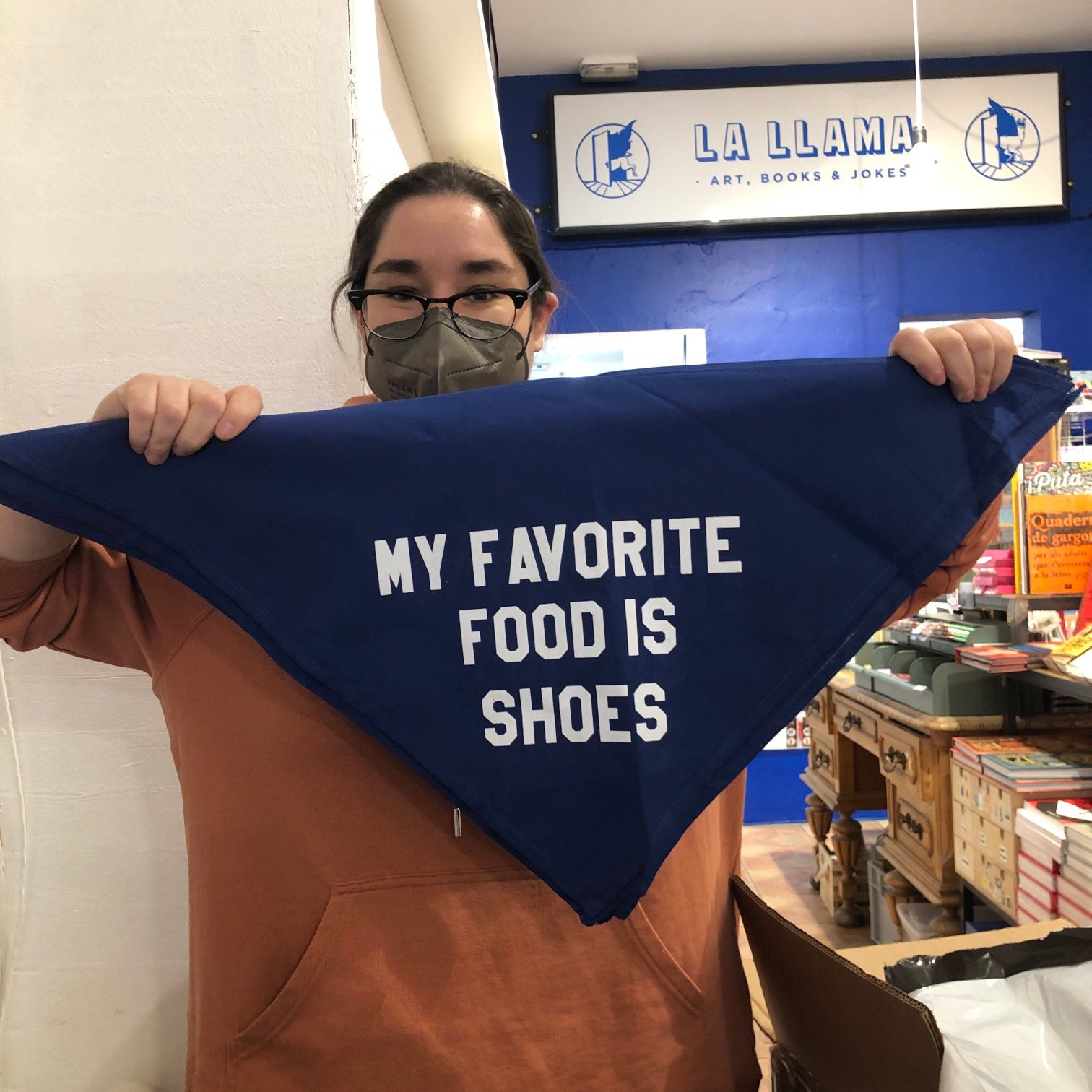 Bandana para perros "My Favorite Food is Shoes"