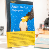 ANDRÉI KURKOV | Abejas grises