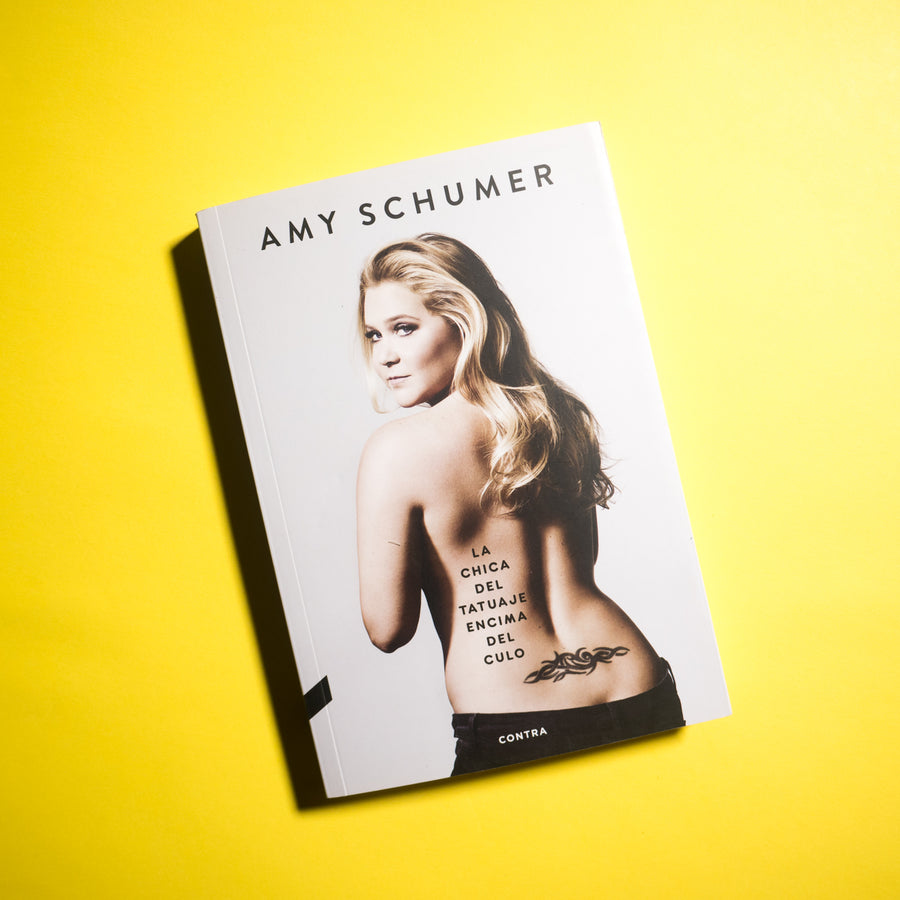 AMY SCHUMER | La chica del tatuaje encima del culo