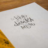 IGNATIUS & AROHA TRAVÉ | El bicho que se devora a sí mismo